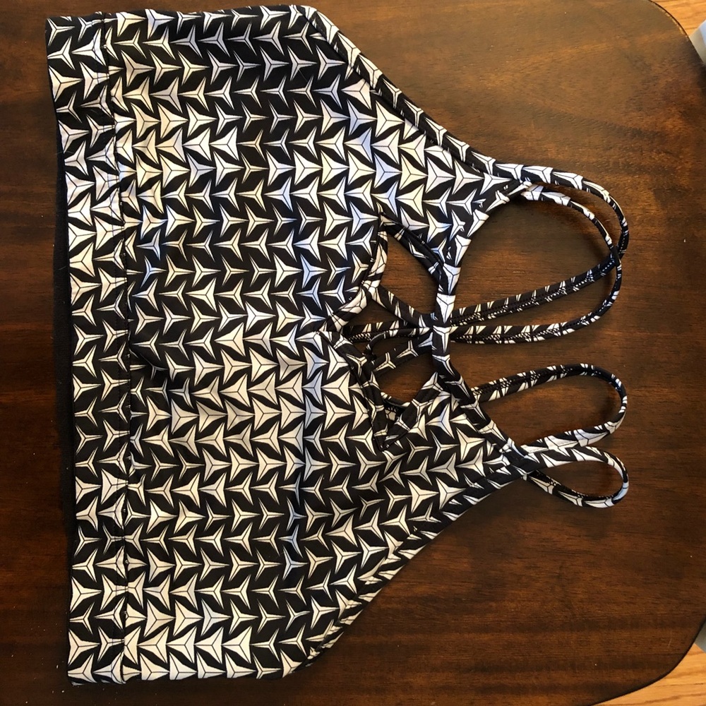 Full support VS Sport high-neck sports bra.